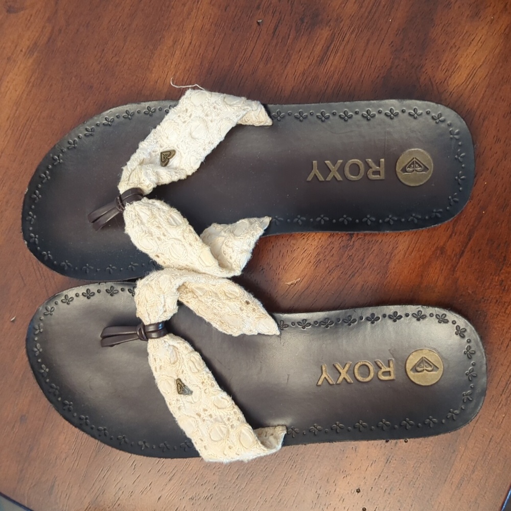 Roxy Black and Cream Lace Sandals Size 7 - Picture 3 of 3